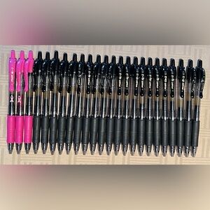 Pilot G2 Gel Pens G2-07 Retractable Bundle of 24: 23 Black Ink, 1 Pink Ink  EUC